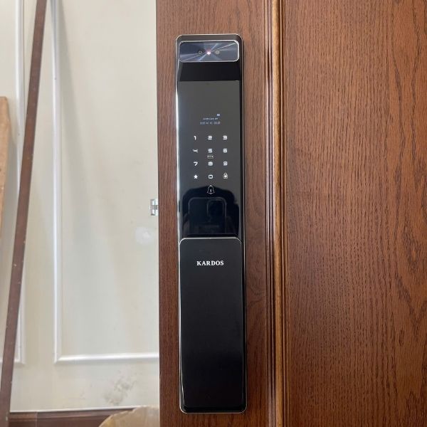 Khóa cửa vân tay Kardos SmartLock A8 Plus CNC Đen Face ID 3D