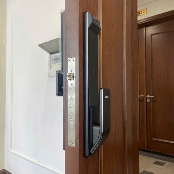Khóa cửa vân tay Kardos SmartLock A8 Plus CNC Đen Face ID 3D