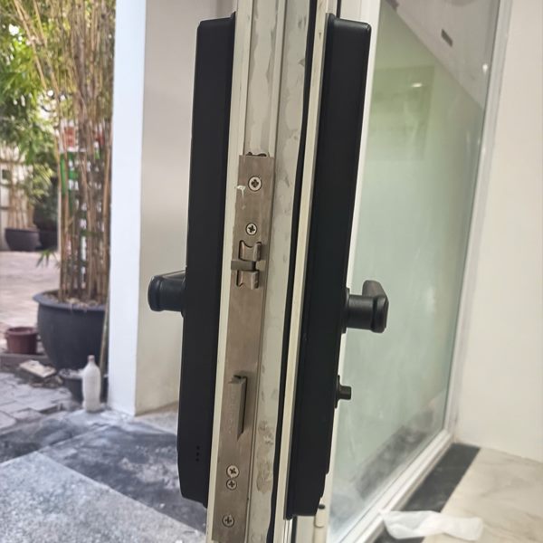 Khóa cửa vân tay Kardos SmartLock A109 Đen