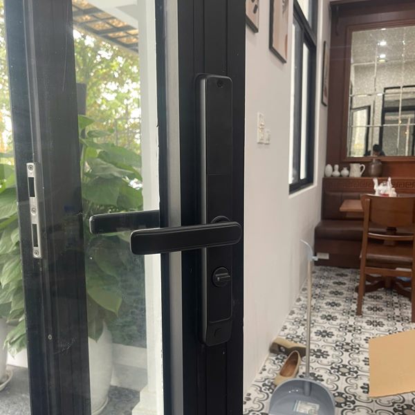 Khóa cửa vân tay Kardos SmartLock A109 Đen