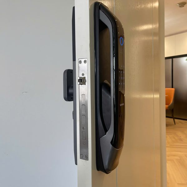 Khóa cửa vân tay Kardos SmartLock A15