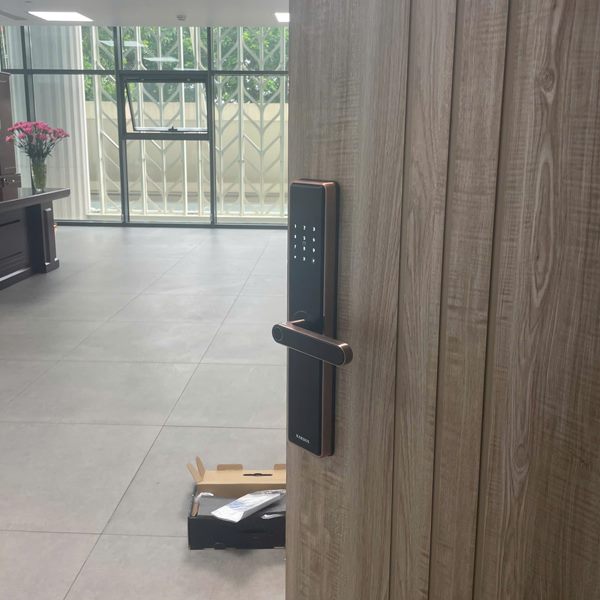 Khóa cửa vân tay Kardos SmartLock G13 Viền Đồng