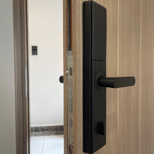 Khóa cửa vân tay Kardos SmartLock G63 Đen