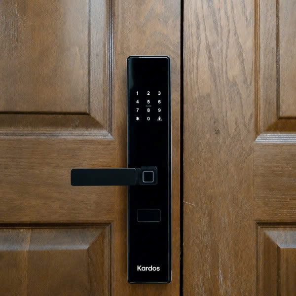 Khóa cửa vân tay Kardos SmartLock Q5 CNC Đen